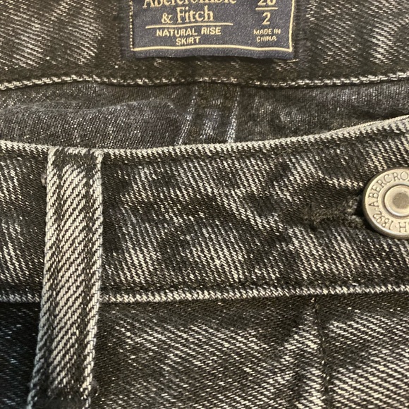 Abercrombie and Fitch denim miniskirt Y2K, Size 2 - Picture 3 of 3